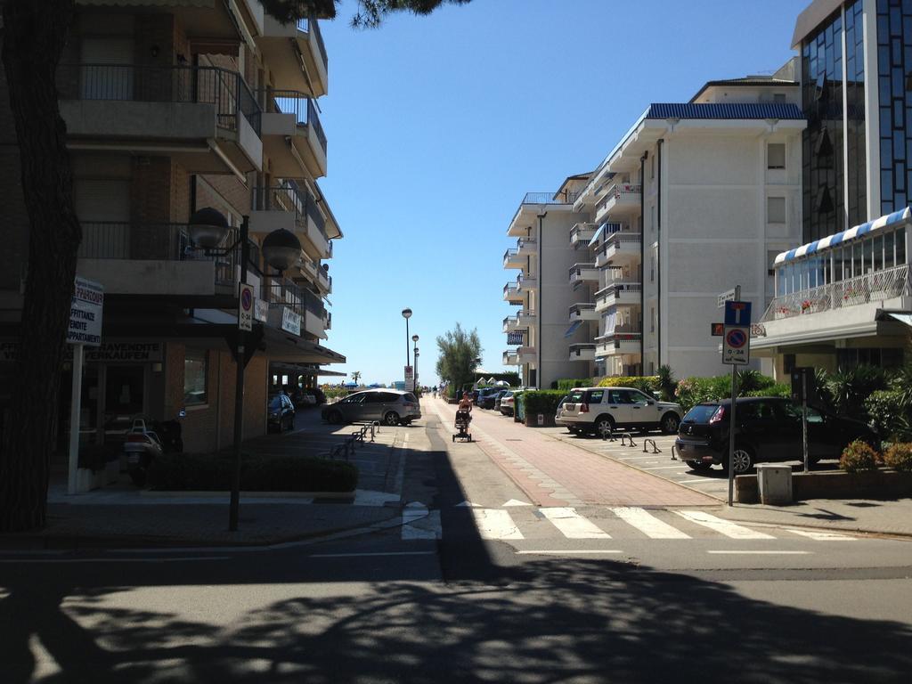 Residence Gallo - Walterigato Apartments Per Solo Famiglie Lido di Jesolo Exterior foto